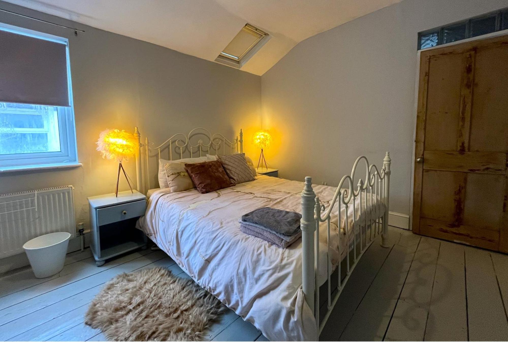 Charming Cottage Retreat With Garden - Sleeps 12 Bristol Kültér fotó