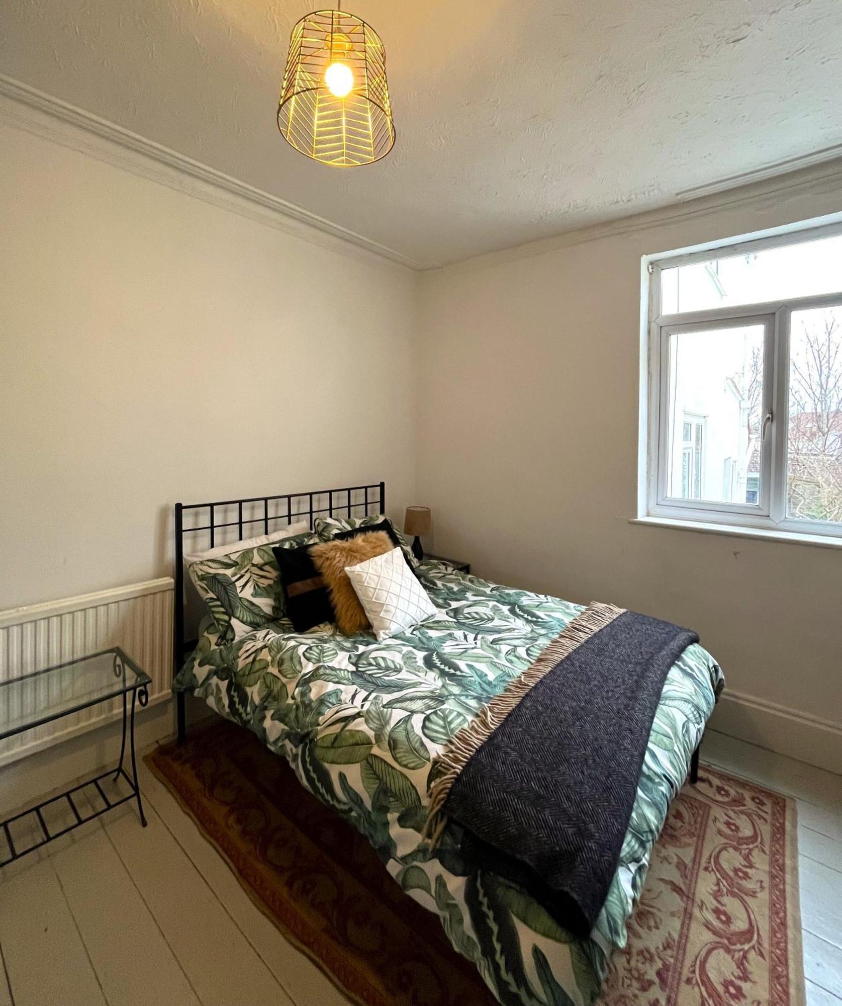 Charming Cottage Retreat With Garden - Sleeps 12 Bristol Kültér fotó